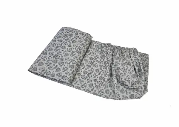 Set cearceafuri Gray Hearts patut bebelus 60x107 cm cu elastic din bumbac