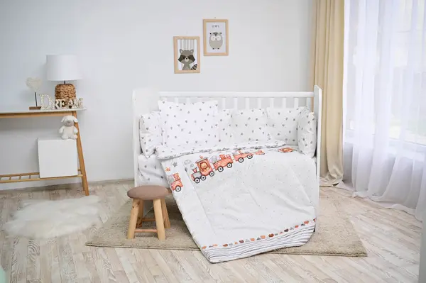 Set de lenjerie de pat din 5 piese Lorelli - Cu balustrade, trenuleț, gri