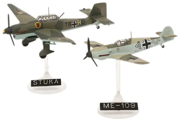 Set de modele de asamblat Revell Militar: Avioane – Messerschmitt Bf109E & Junkers Ju87B Stuka