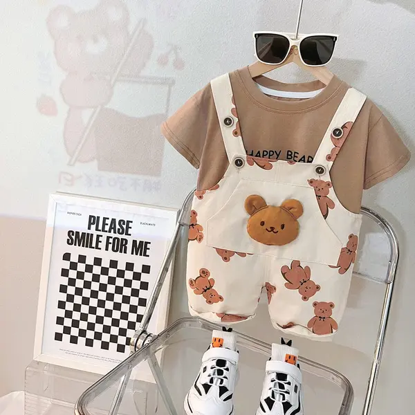 Set din doua piese, salopeta si tricou BEAR - crem / 3 ani