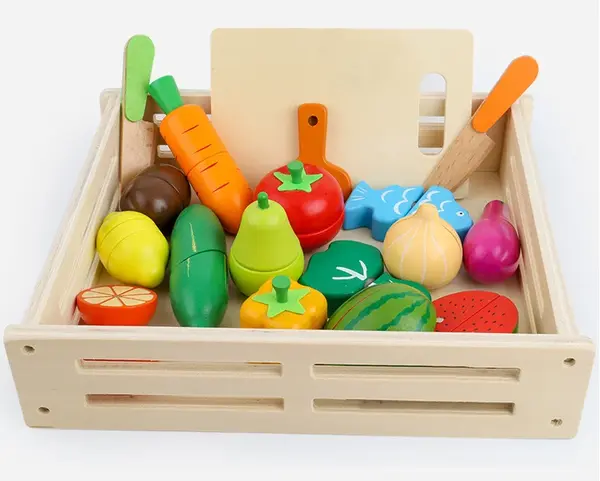 Set educativ de taiat fructe si legume din lemn
