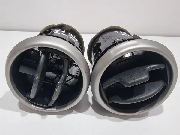 Set grile ventilatie fata (st si dr) 68760-JD10A Nissan Qashqai (2007-2010) [J10]