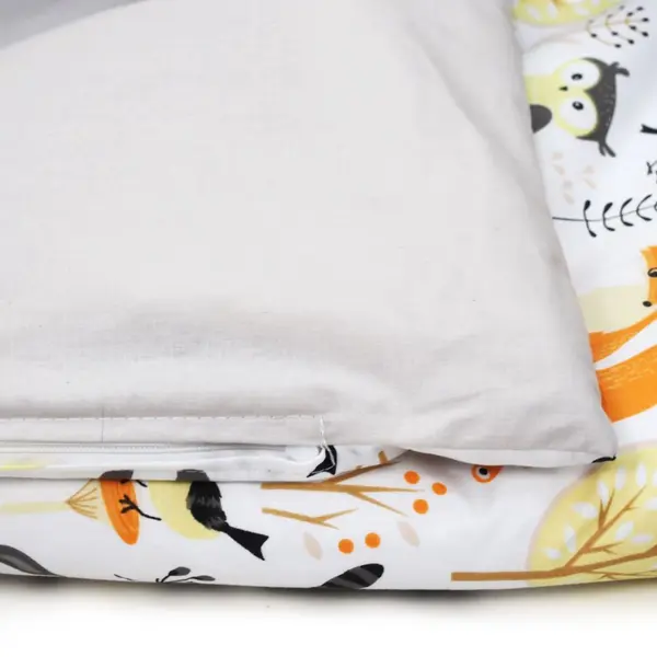 Set lenjerie 2 piese pentru patut copii Kerstin Forest, husa pilota 120x90 si fata perna 40x60 cm, design versatil cu doua fete, tesatura moale, inchidere cu fermoar