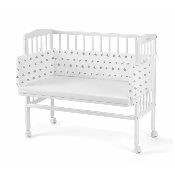 Set Patut, Waldin, Bedside 2in1 Alb, 90 cm x 55 cm, laterala detasabila, co-sleeping, cu Saltea + Aparatoare alba cu stelute gri