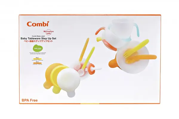 Set pentru servirea mesei bebelusilor Step Up Set Combi Japonia