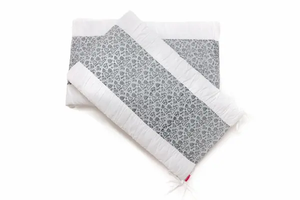 Set protectii patut KidsDecor din bumbac Gray Hearts 63x127 cm