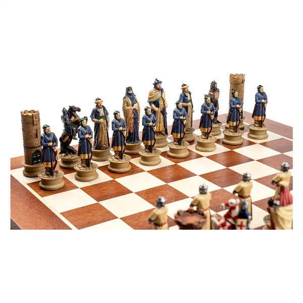 Set sah cu piese tematice Cruciatii si tabla de mahon