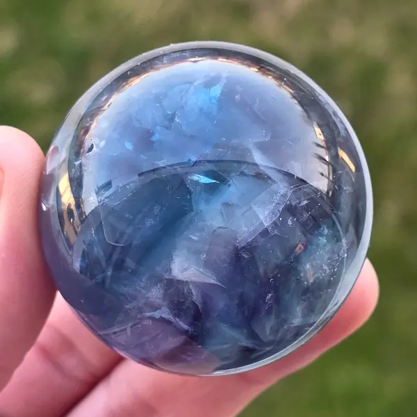 Sfera fluorit curcubeu model 4