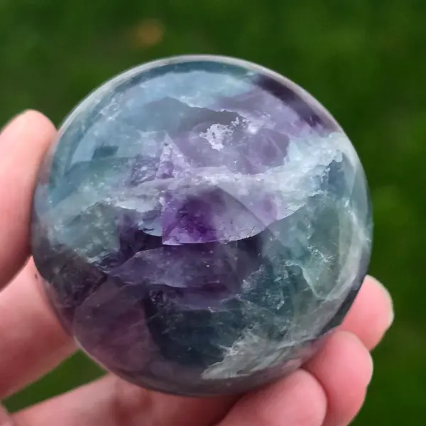 Sfera fluorit curcubeu model 7