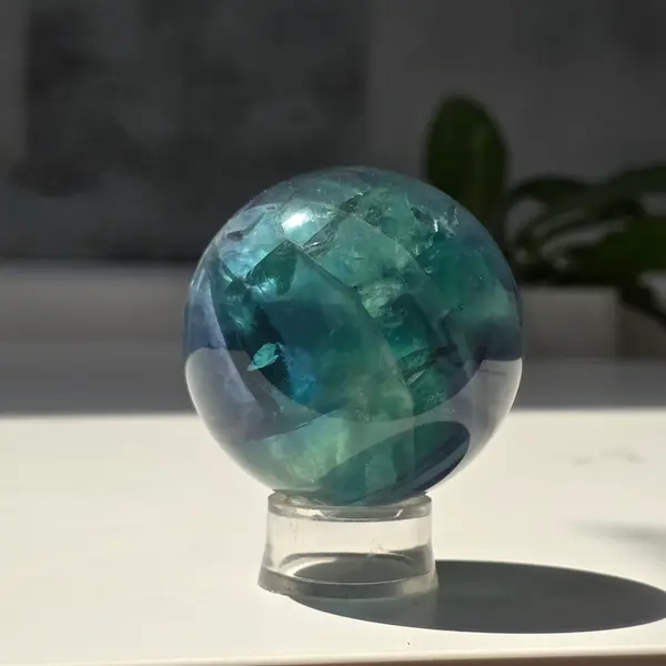 Sfera fluorit curcubeu model 9
