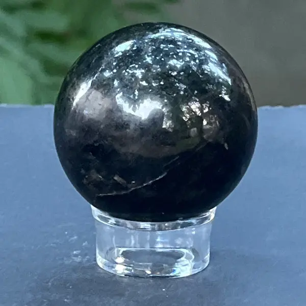 Sfera Iolit (safir de apa) din Madagascar model 2