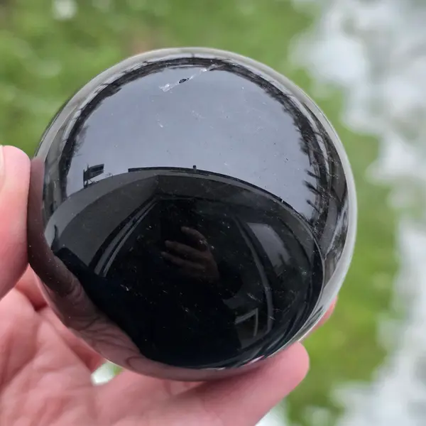 Sfera obsidian model 2
