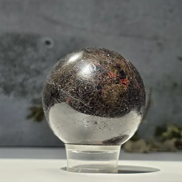 Sfera turmalina neagra din Madagascar model 1