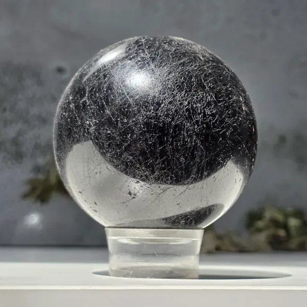 Sfera turmalina neagra din Madagascar model 4