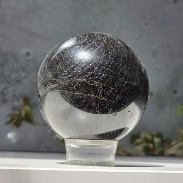 Sfera turmalina neagra din Madagascar model 5