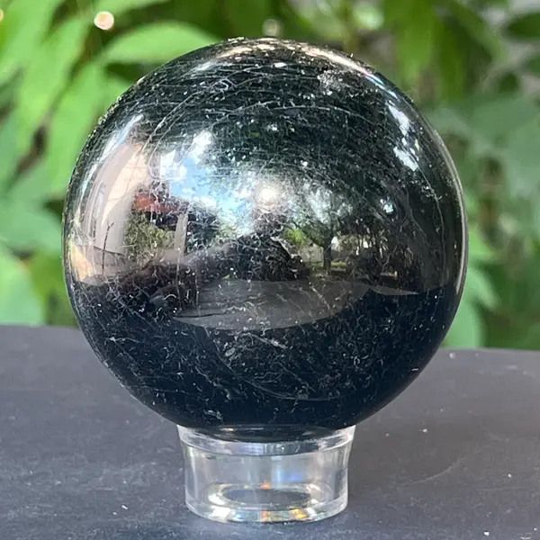 Sfera turmalina neagra din Madagascar model 6