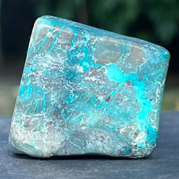 Shattuckite forma libera/palmstone m3