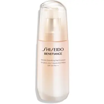 Shiseido Benefiance Wrinkle Smoothing Day Emulsion Emulsie protectoare anti-îmbătrânire SPF 30