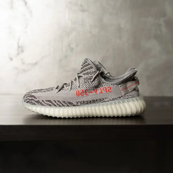 SNEAKERS BARBATI YEEZY ASH GRAY-RED ABYZ5(103-4) (MĂRIME: 41)