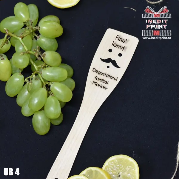 Spatula cu mustata personalizata Finu UB4