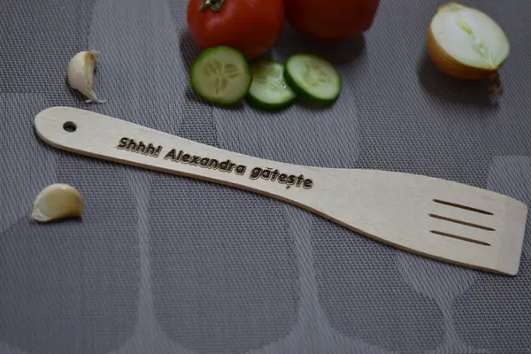 Spatula dreapta decupata personalizata