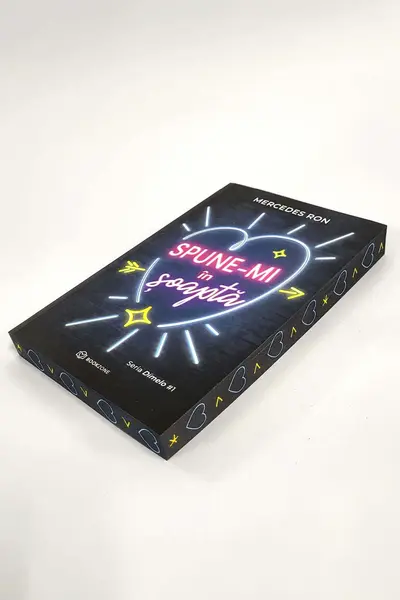 Spune-mi în șoaptă - PRINTED EDGES