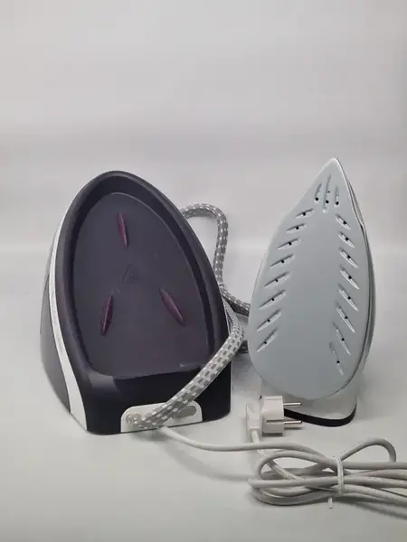 Statie de calcat Philips cu abur, cu talpa ceramica, presiune pompa max. 5.2 bari, debit de abur continuu de 110 g/min, jet de abur 300 g, oprire automata de siguranta (Violet)