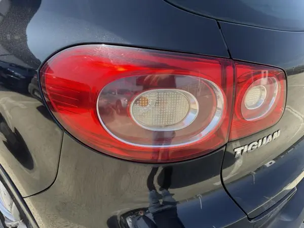 Stop stanga aripa Volkswagen Tiguan (2007-2011)