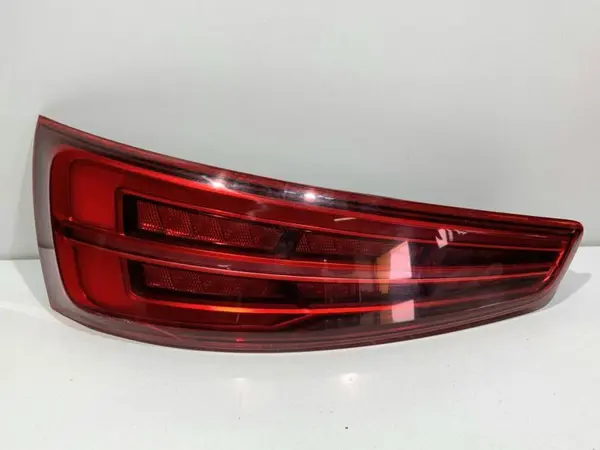 Stop stanga (cu defect) 8U0945093M Audi Q3 facelift (2014-2018)