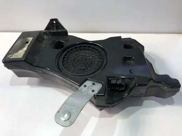 Subwoofer stanga spate 8P4035382D Audi A3 (2003-2008) [8P1]
