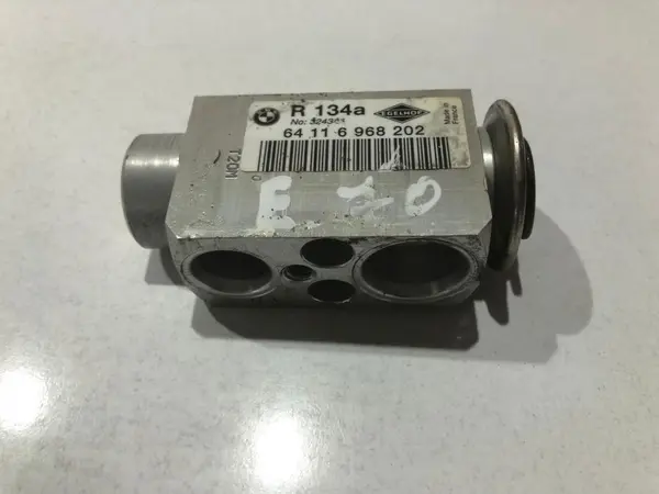 Supapa clima 6968202 BMW X5 (2007-2013) [E70] 3.0d M57 306d3