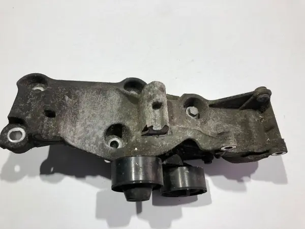 Suport alternator 117109477r Opel Movano B (2010->) 2.3 dci