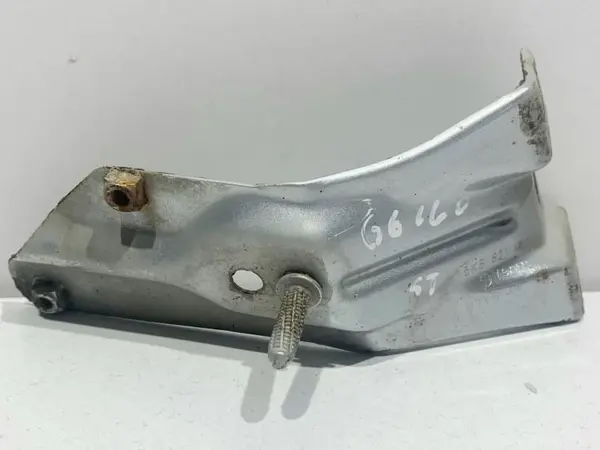 Suport aripa stanga fata 5K6821137 Volkswagen Golf 6 (2008-2013)