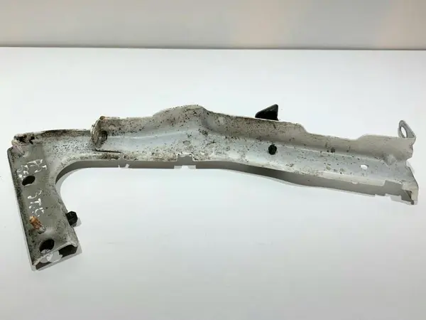 Suport aripa stanga fata 8T0821135C Audi A5 (2007-2011) [8T3]