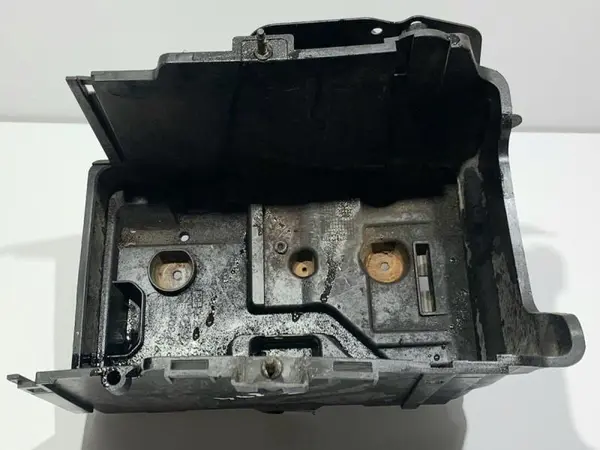 Suport / carcasa baterie 8V21-10723-BC Ford Fiesta 6 (2008-2012) [MK7]
