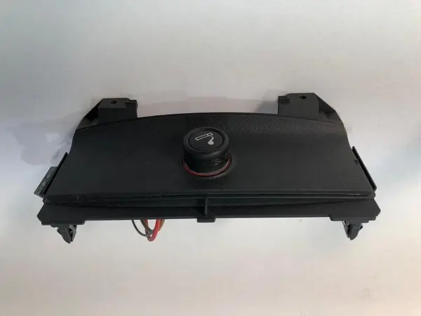 Suport cu bricheta si incarcator 8k0919343 Audi Q5 (2008-2012) [8R]