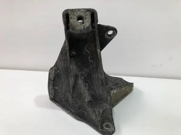 Suport motor dreapta 8d0199308ag Volkswagen Passat B5 (1996-2005) 1.9 2.0 tdi