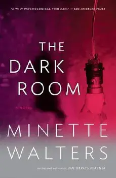 The Dark Room, Paperback/Minette Walters