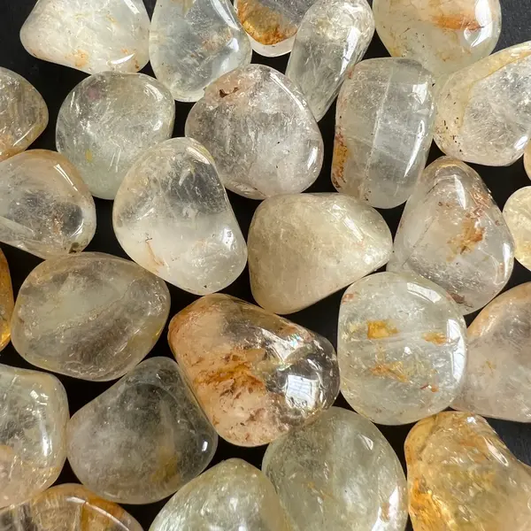 Topaz argintiu cu intruziuni piatra rulata mini (Namibia)