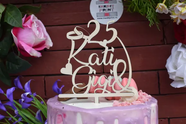 Topper Tort Personalizat Nume Miri TC89 Lemn natur, 20x20cm
