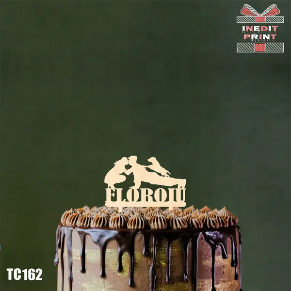 Topper Tort Personalizat Nume TC162 Lemn natur, 16x16cm