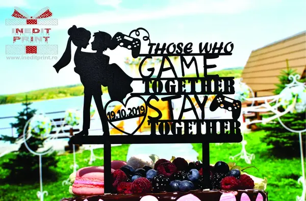 Topper Tort Personalizat Those who game together stay together TC151 Lemn natur, 20x20cm
