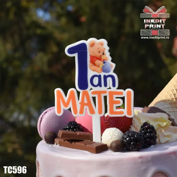 Topper Tort UV Personalizat WINNIE THE POOH TC596 10x10cm, MDF