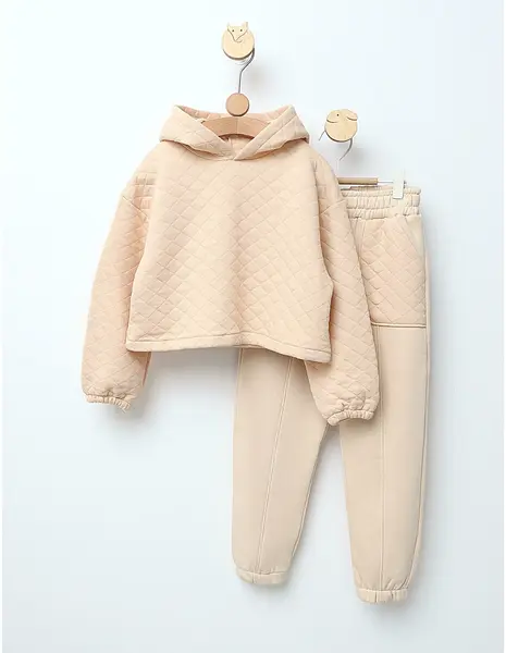 Trening Crop Top Izabella model crem