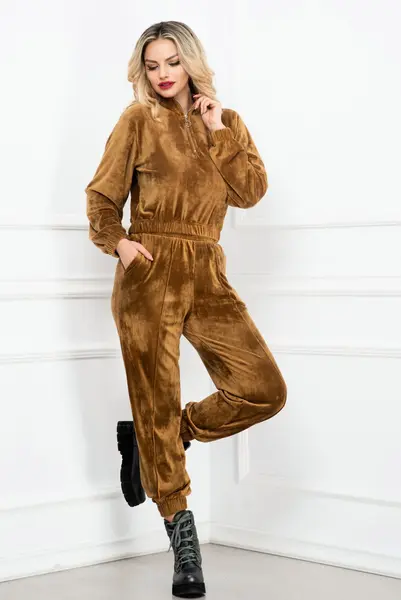 Trening trendy maron din catifea pufoasa