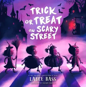 Trick or Treat on Scary Street. UK Edition, Paperback/Lance Bass