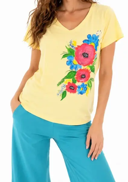 Tricou galben din bumbac pictat manual, cu maci si flori de camp,unicat