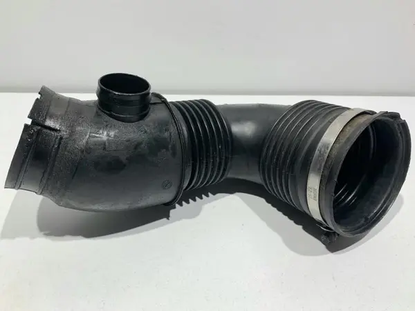 Tubulatura admisie 55561787 Opel Insignia A (2008-2013) 2.0 cdti