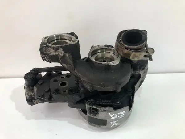 Turbosuflanta dreapta Volkswagen Phaeton (2002-2010) 5.0 tdi