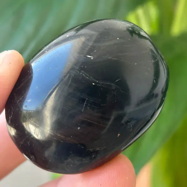 Turmalina neagra palmstone m9
